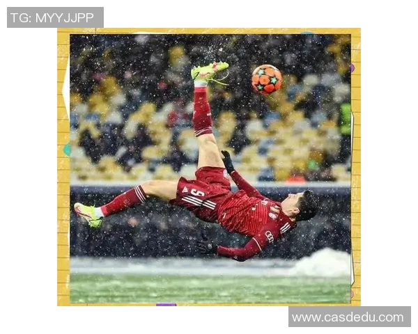 足球巨星闪耀登场震撼开场镜头引爆全场激情点燃赛事高潮